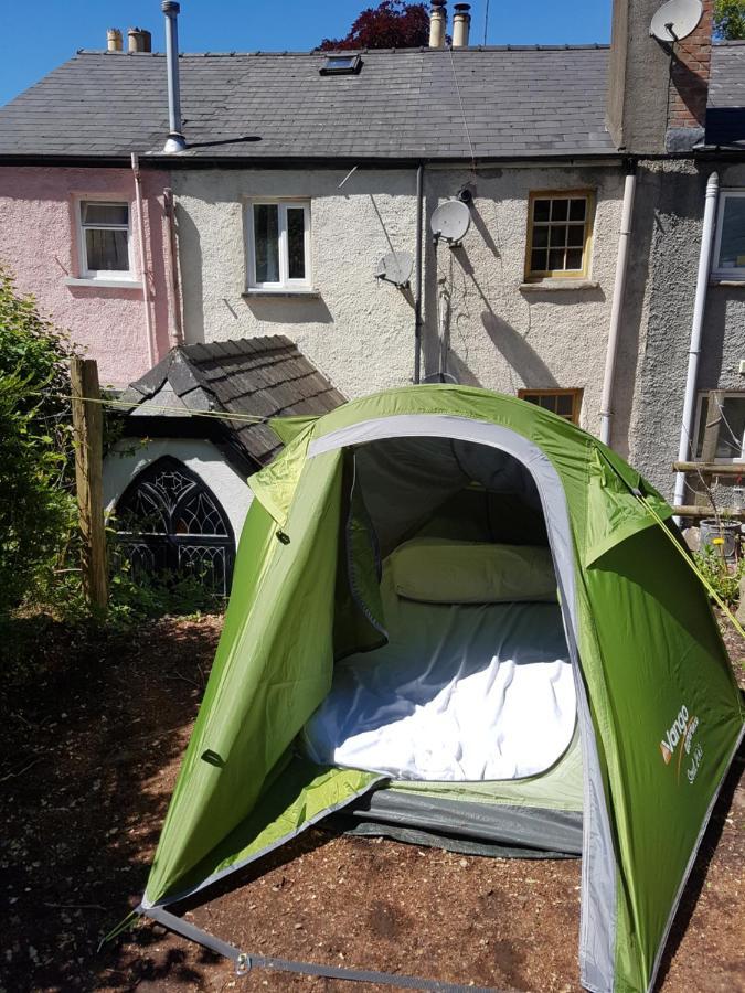 'Yellow Wood Micro Hostel-Eco Urban Bothy Style Very Basic But Cosy Redecorating But Cheap & Friendly Quiet Time Lockout 11Pm-7Am Bring Towel Or Hire Brecon Extérieur photo